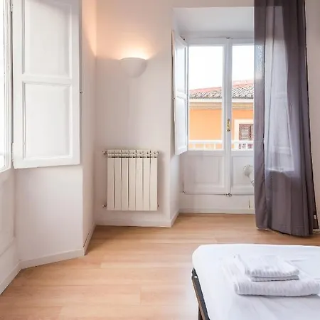 Trastevere Flat 27 *